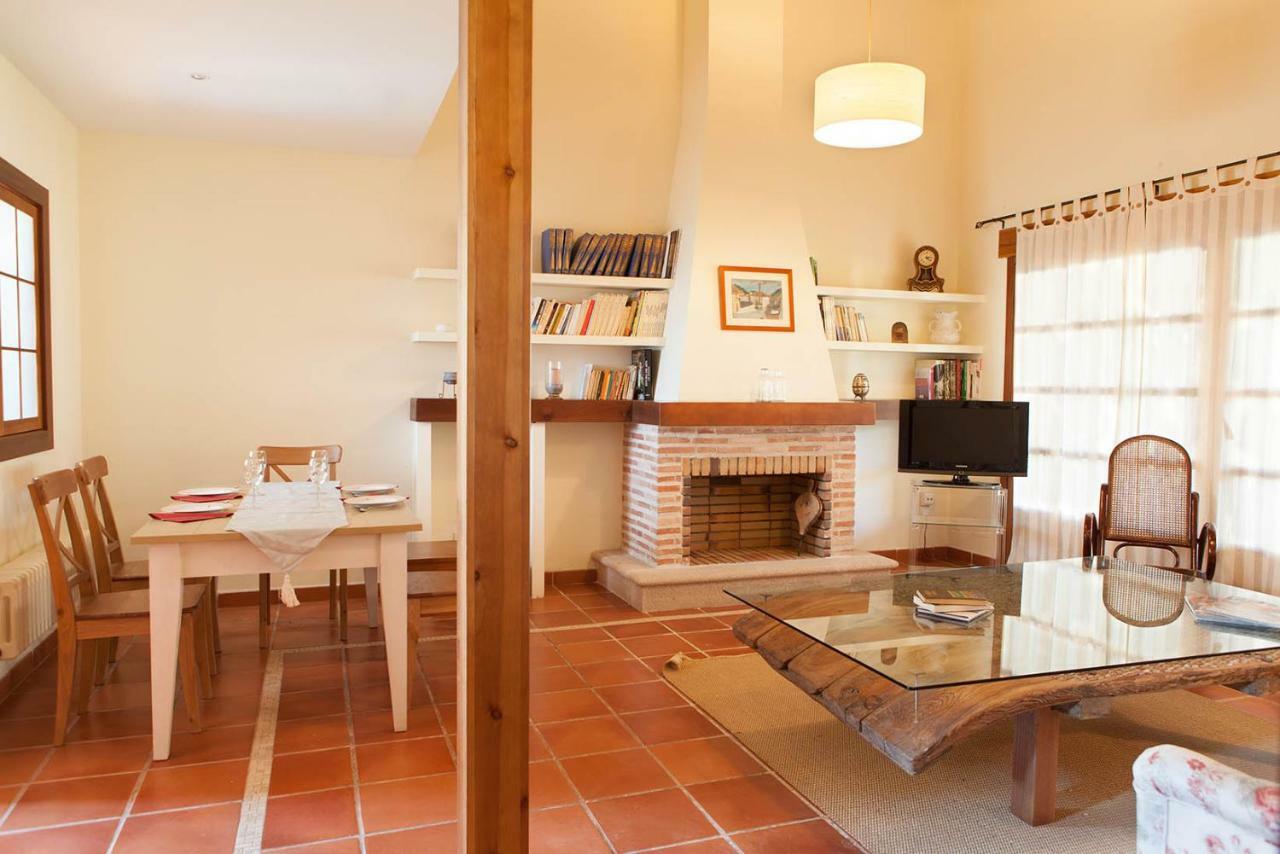 Casas Olmo Y Fresno Jardin Y Piscina A 17 Kilometros De Salamanca Exterior photo